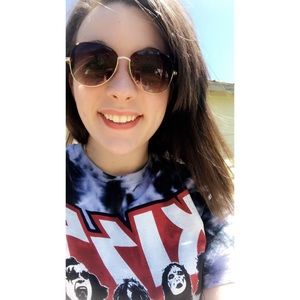 Meet your Posher, Jessica